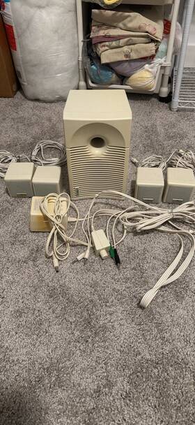 Cambridge Soundworks Tsai-57-12150ul Pcworks 2.1 Wired Speaker System 3.5mm Jack Beige