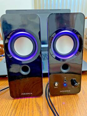 Ns-28108t Insignia Bluetooth Stereo Lighted Pc Speakers Usb Connection