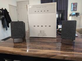 Onkyo Gx-10db Creator Series Powered Desktop Speakers Lightly Used