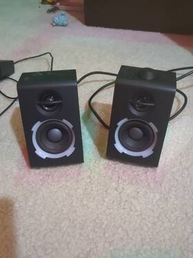 Rd-bb7 Speakers Weenon Rgb Gaming With Cords Used 2 Times For 1 Hour