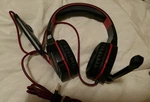 Megadream Kotion Each G4000 Usb 3.5MM Led Stereo Bass Game Headphone Earphone. Fixed Price $20.00.