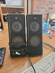 Logitech R-10 Multimedia Computer 2.0 Stereo Speakers Pair 4W Work Excellent. Fixed Price $9.99.